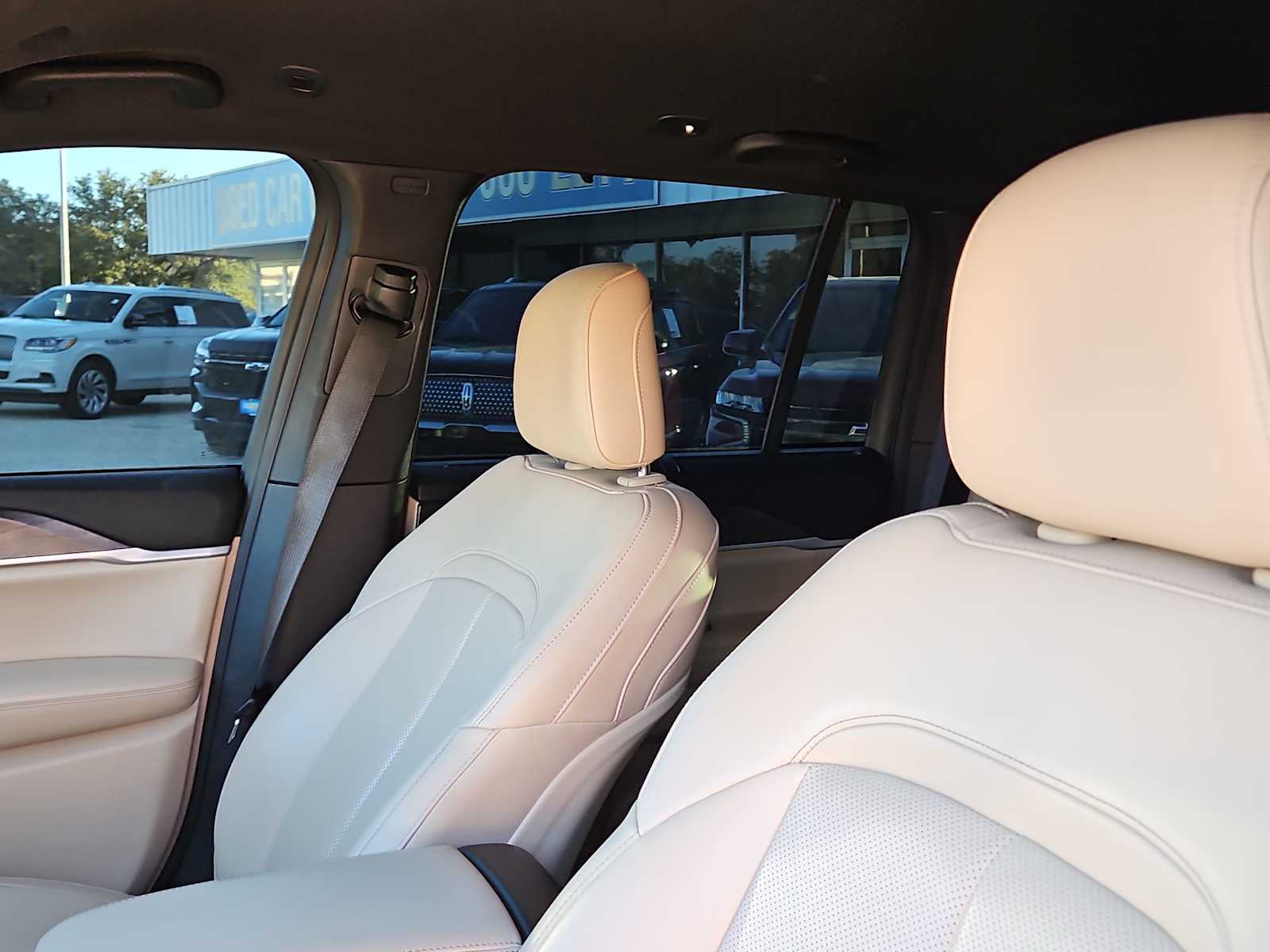 Thumbnail: 2023 Jeep Grand Cherokee - 18