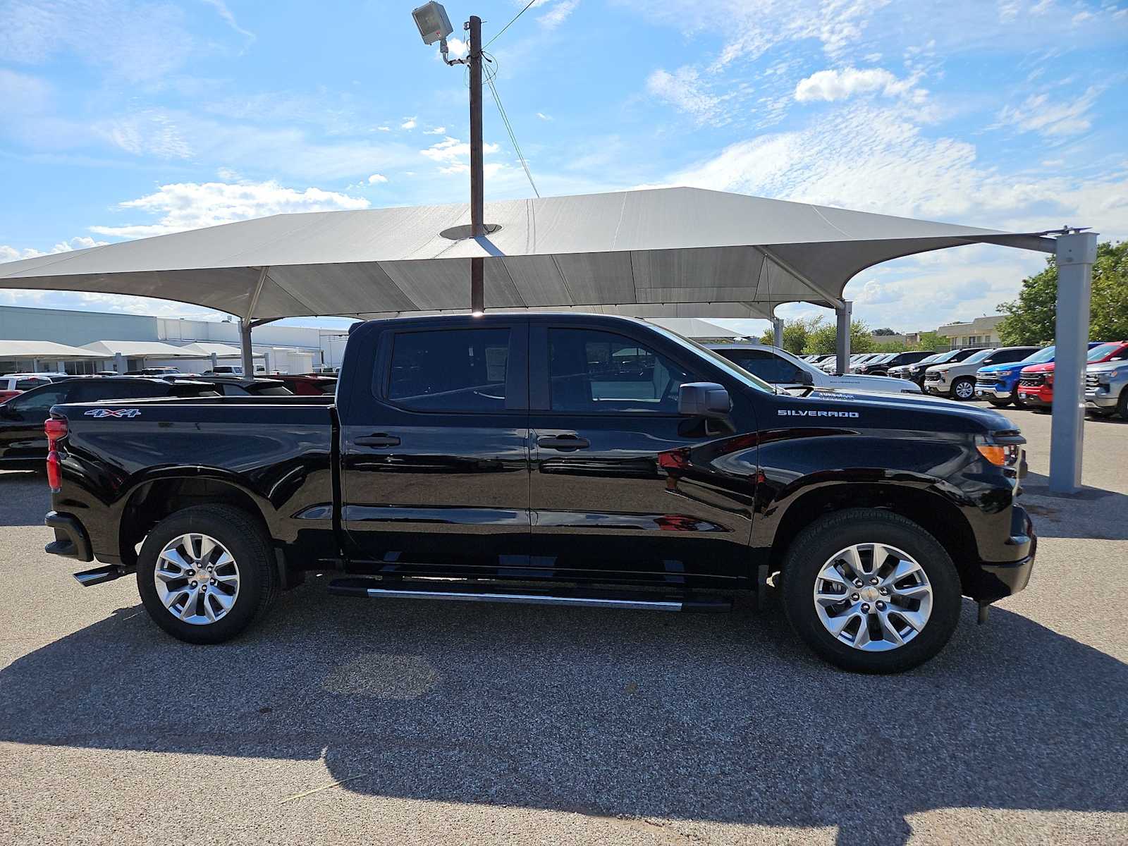 Thumbnail: 2026 Chevrolet Silverado 1500 - 9