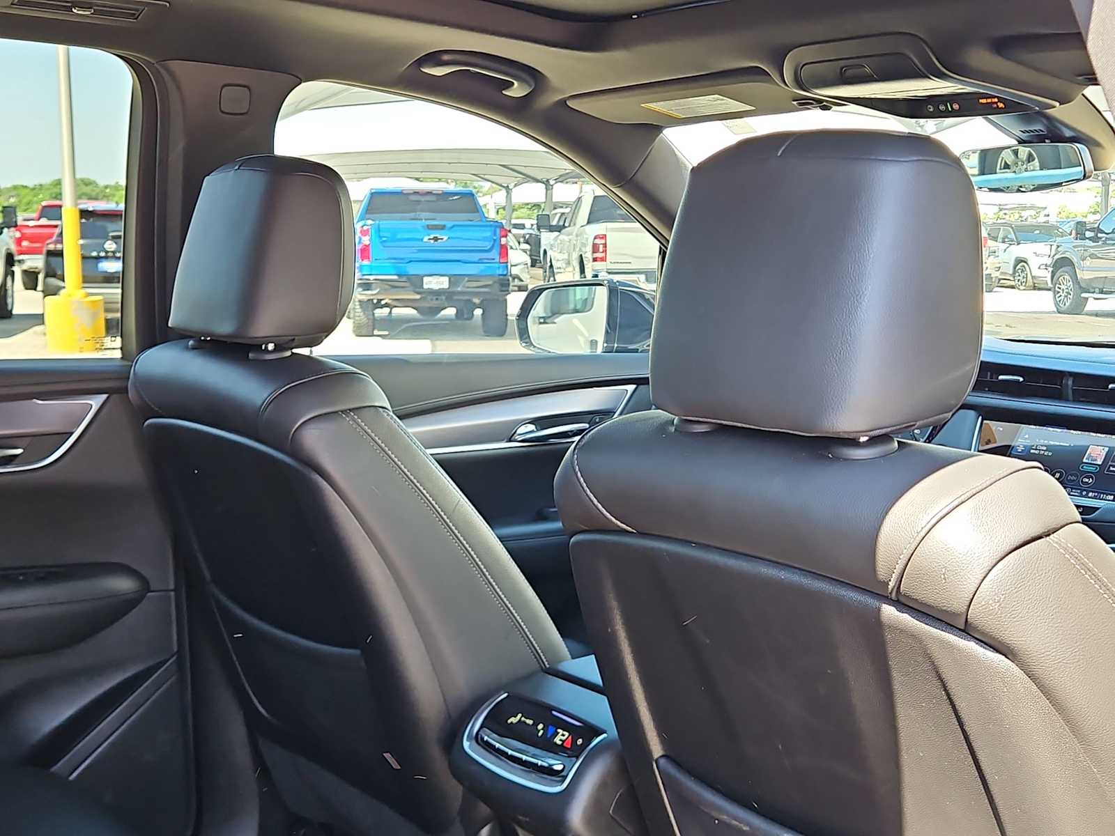 Thumbnail: 2025 Cadillac XT6 - 17