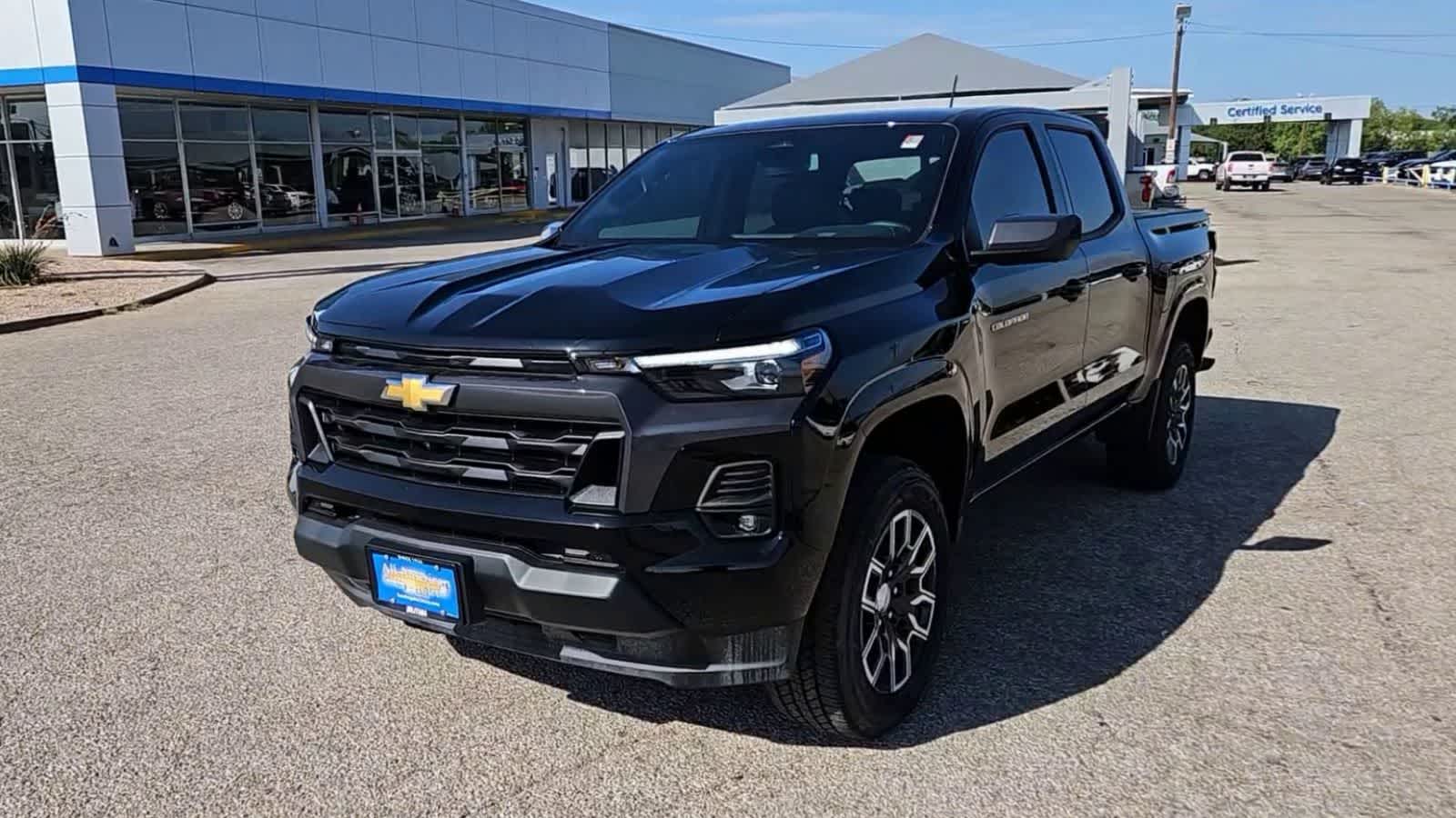 Thumbnail: 2024 Chevrolet Colorado - 3
