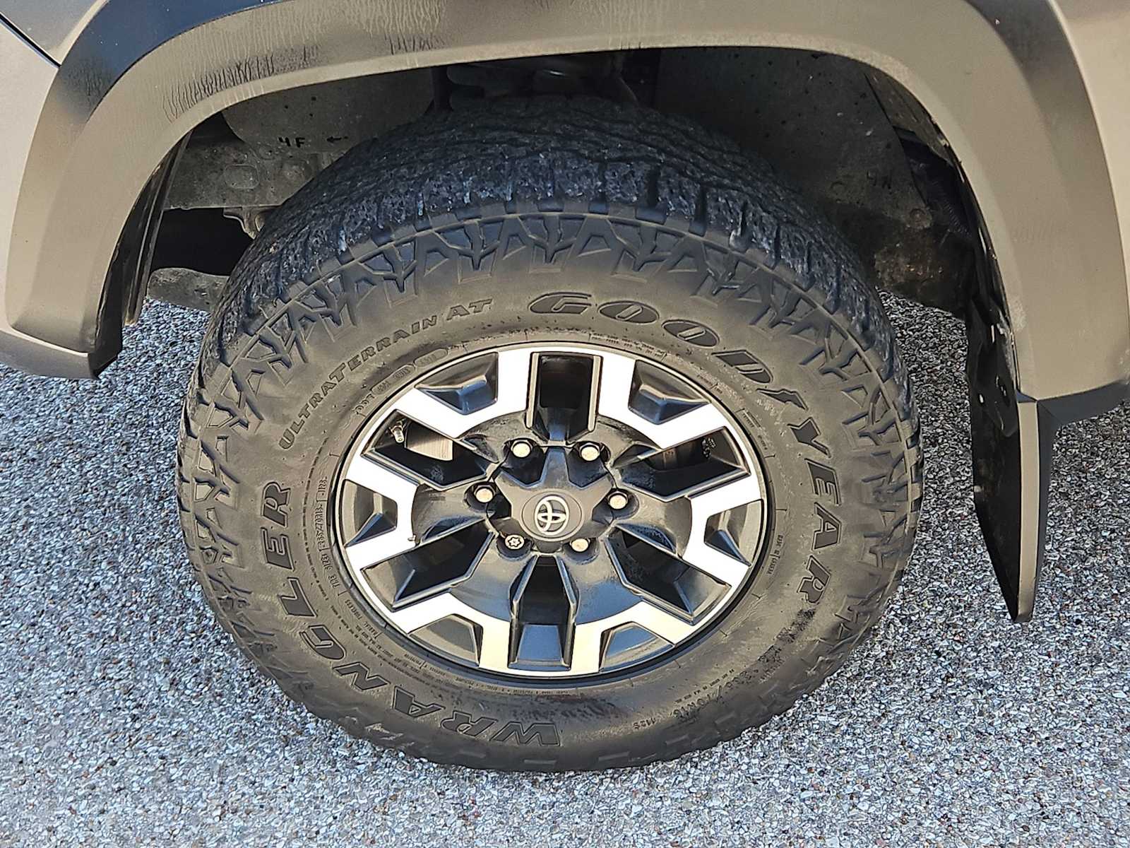 Thumbnail: 2017 Toyota Tacoma - 11