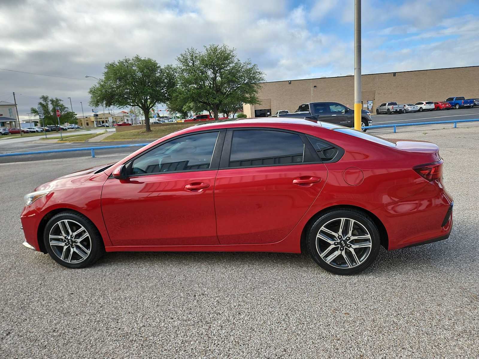 Thumbnail: 2019 Kia Forte - 6
