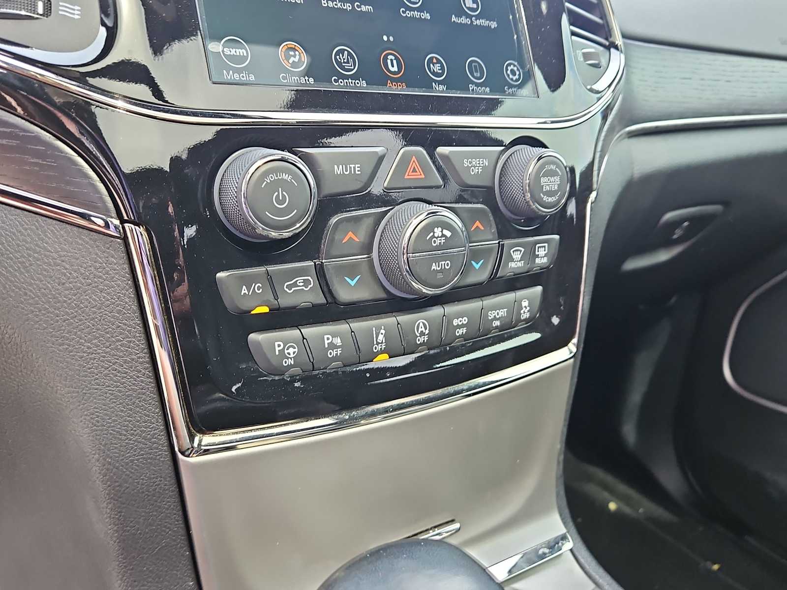 Thumbnail: 2021 Jeep Grand Cherokee - 28