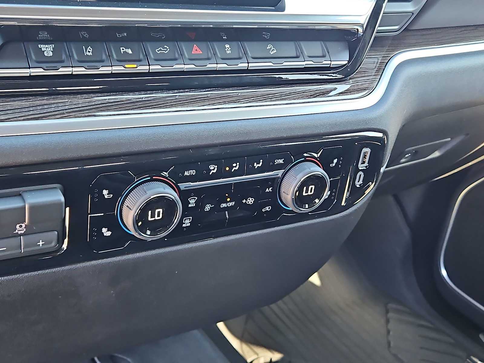 Thumbnail: 2026 Chevrolet Silverado 2500 - 24