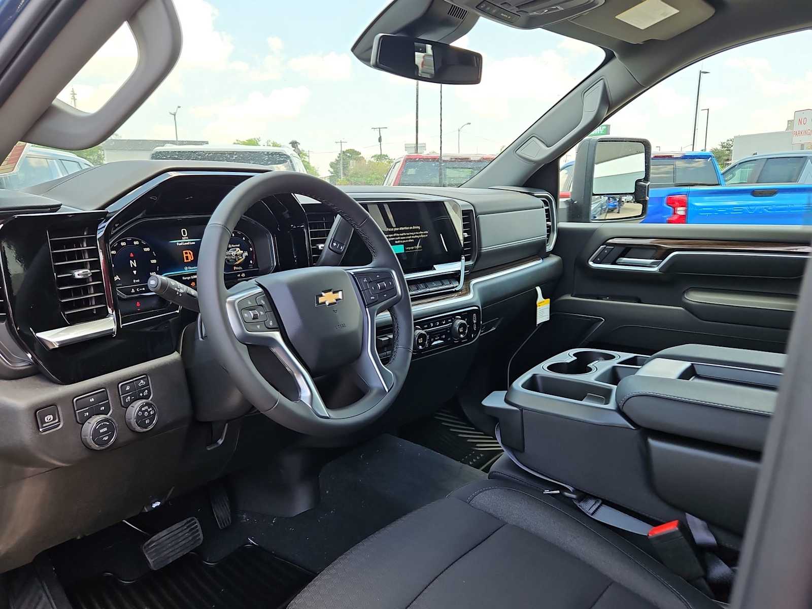 2025 Chevrolet Silverado 2500 LT 2