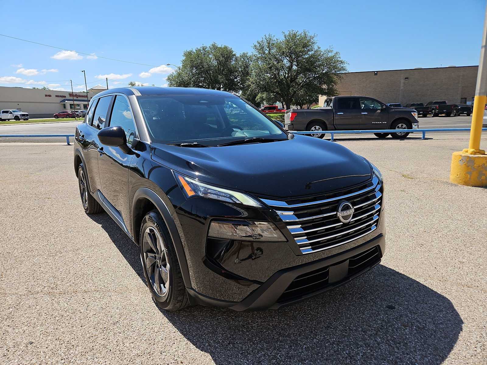 Thumbnail: 2025 Nissan Rogue - 2