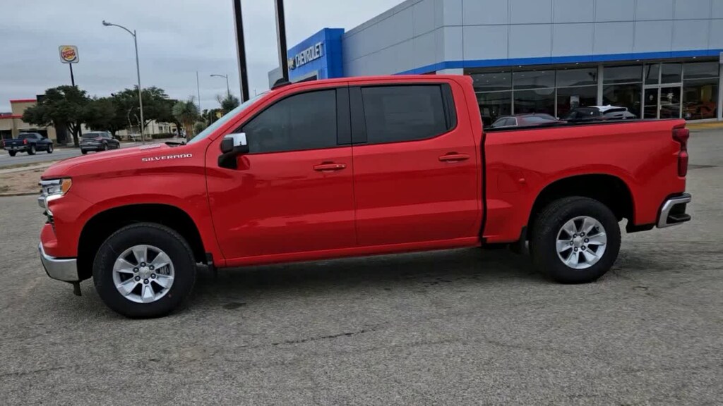 New 2024 Chevrolet Silverado 1500 LT w/1LT Truck Crew Cab