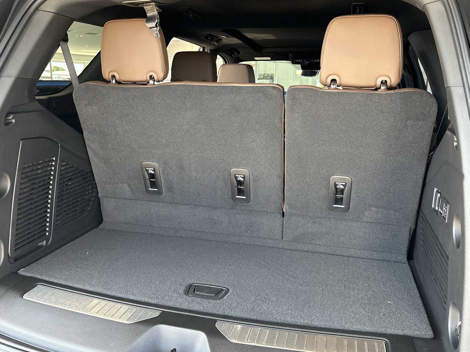 Thumbnail: 2025 Chevrolet Tahoe - 23