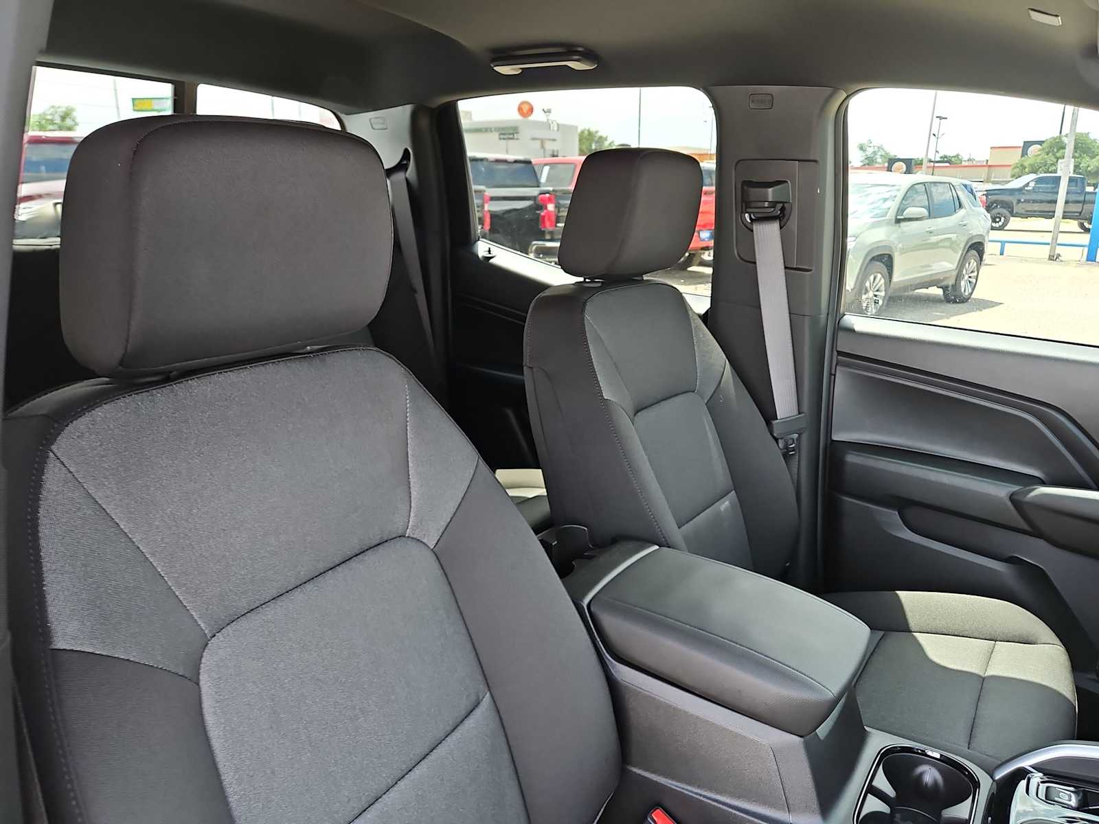 Thumbnail: 2025 Chevrolet Colorado - 21