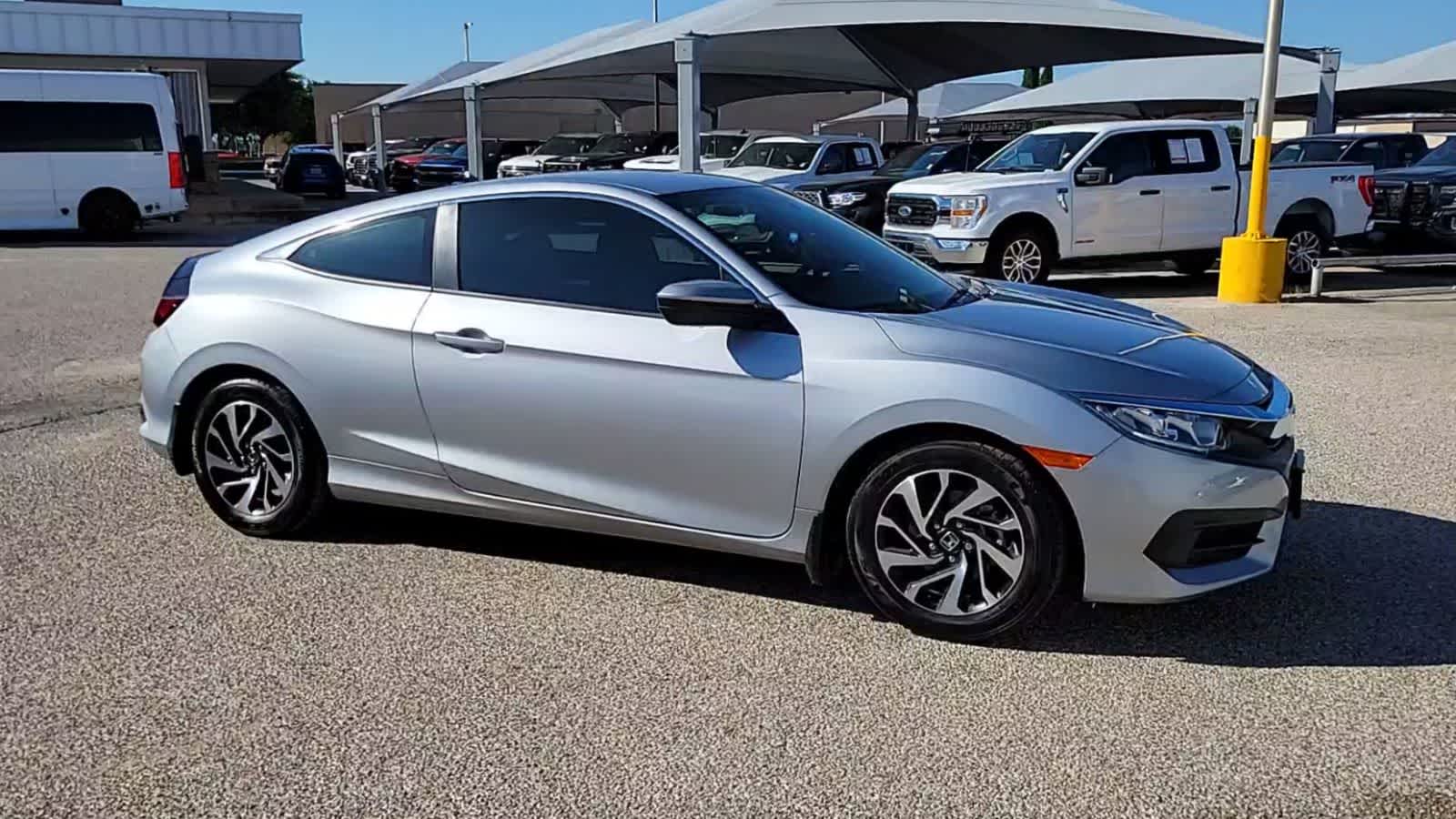 Thumbnail: 2017 Honda Civic - 9