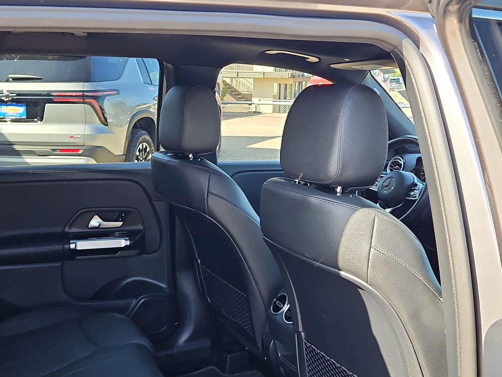 Thumbnail: 2022 Mercedes-Benz GLB - 16