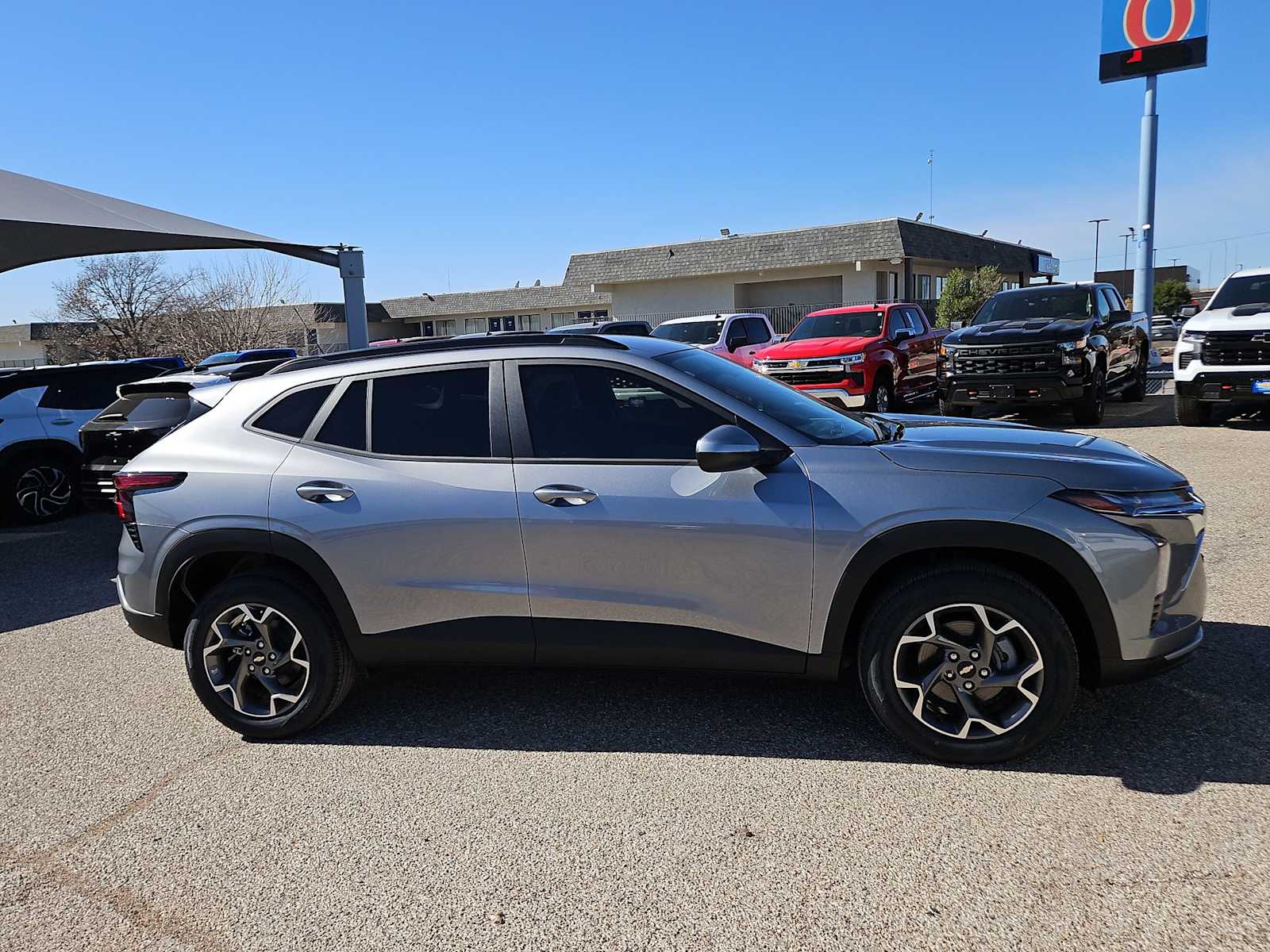 Thumbnail: 2026 Chevrolet Trax - 9