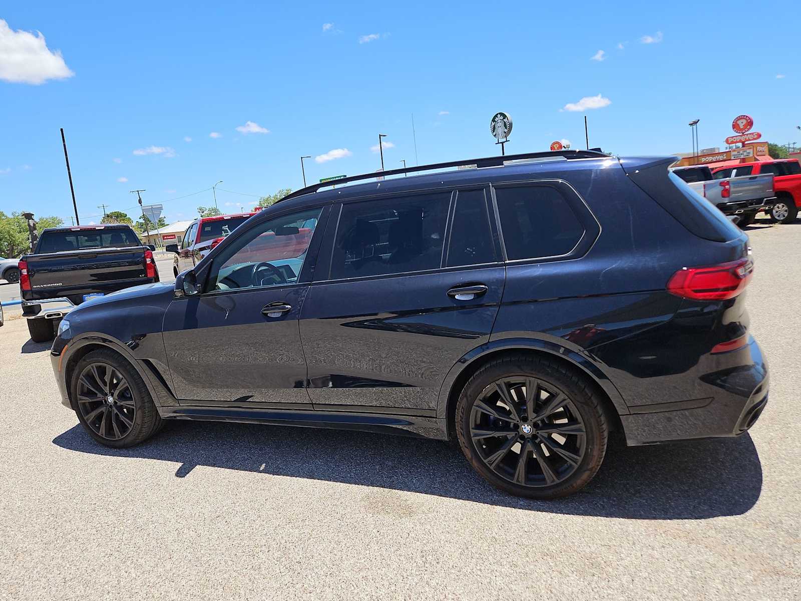 Thumbnail: 2022 BMW X7 - 11