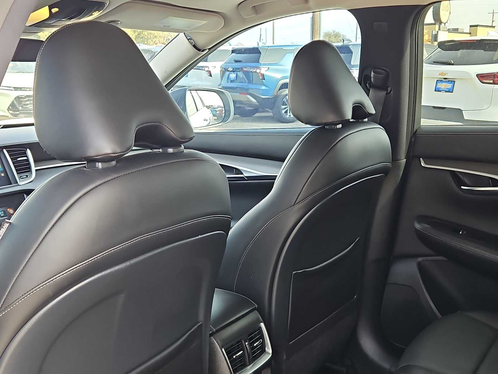 Thumbnail: 2023 INFINITI QX50 - 16