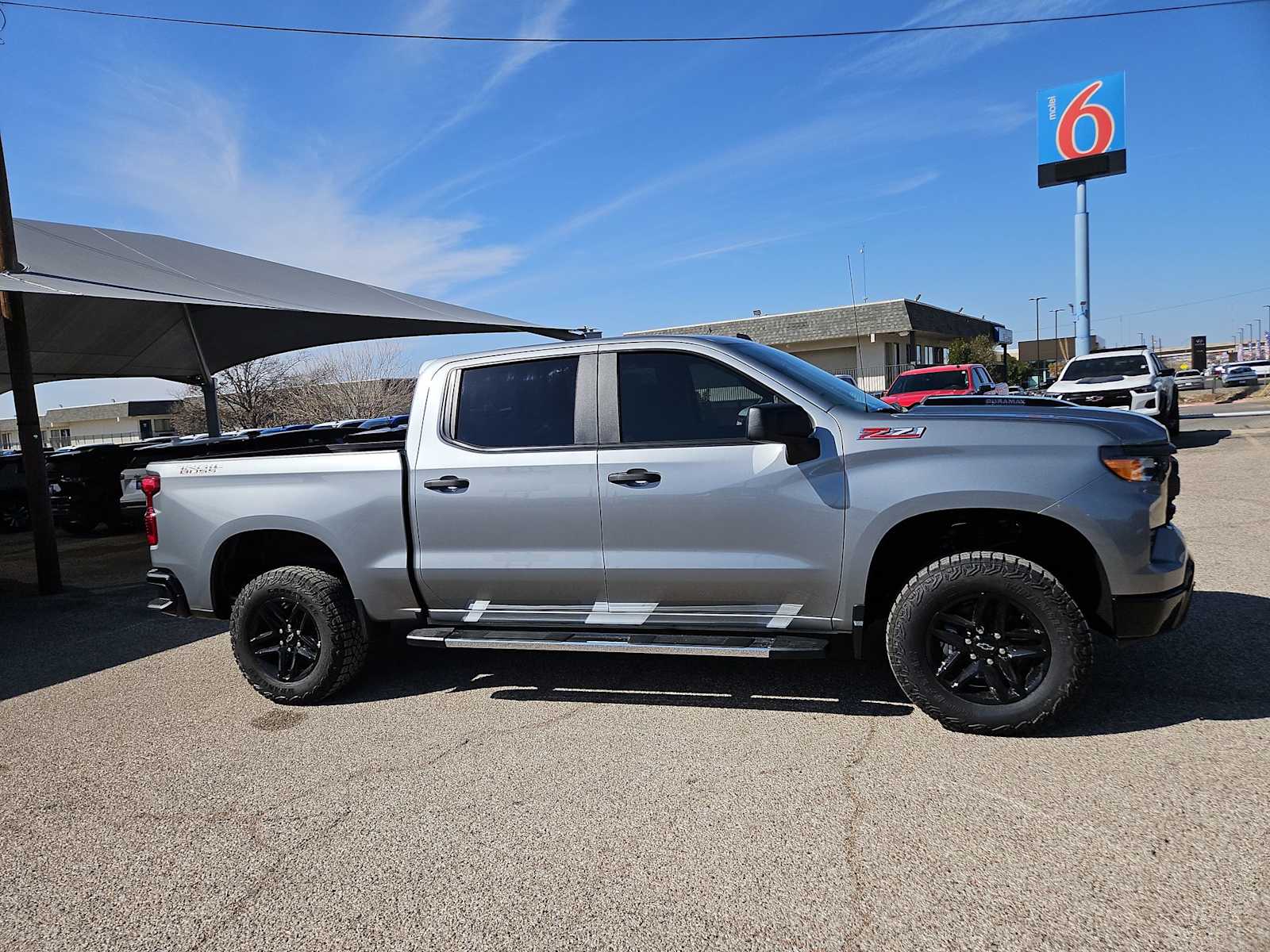 Thumbnail: 2026 Chevrolet Silverado 1500 - 9