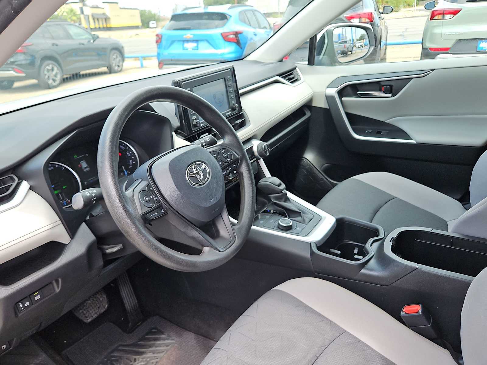 Thumbnail: 2022 Toyota RAV4 - 10