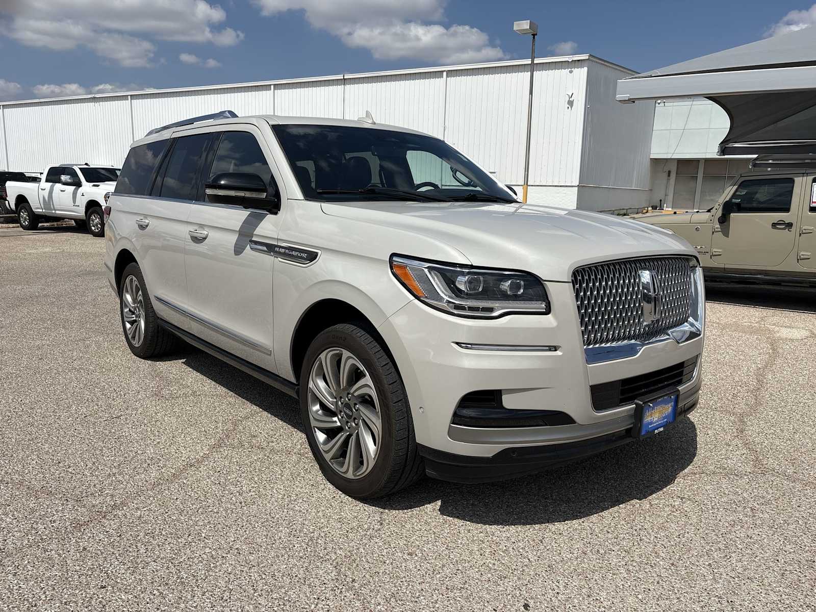 Thumbnail: 2023 Lincoln Navigator - 2