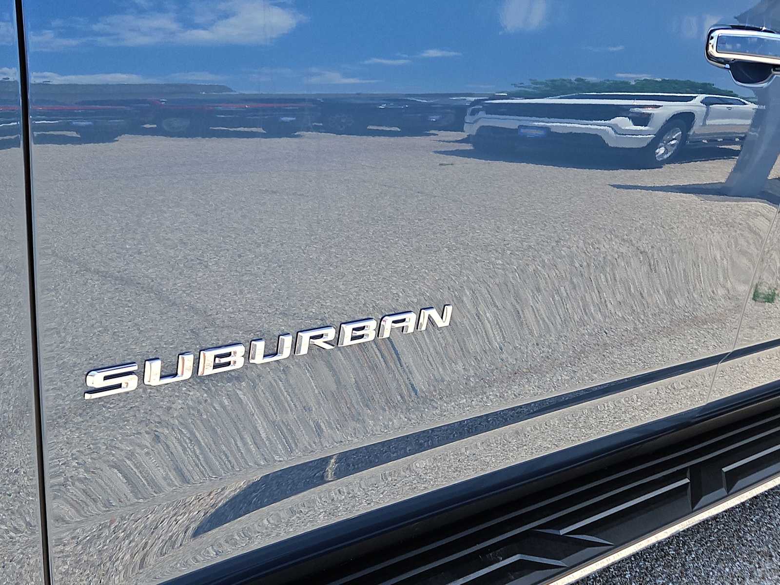 Thumbnail: 2025 Chevrolet Suburban - 15