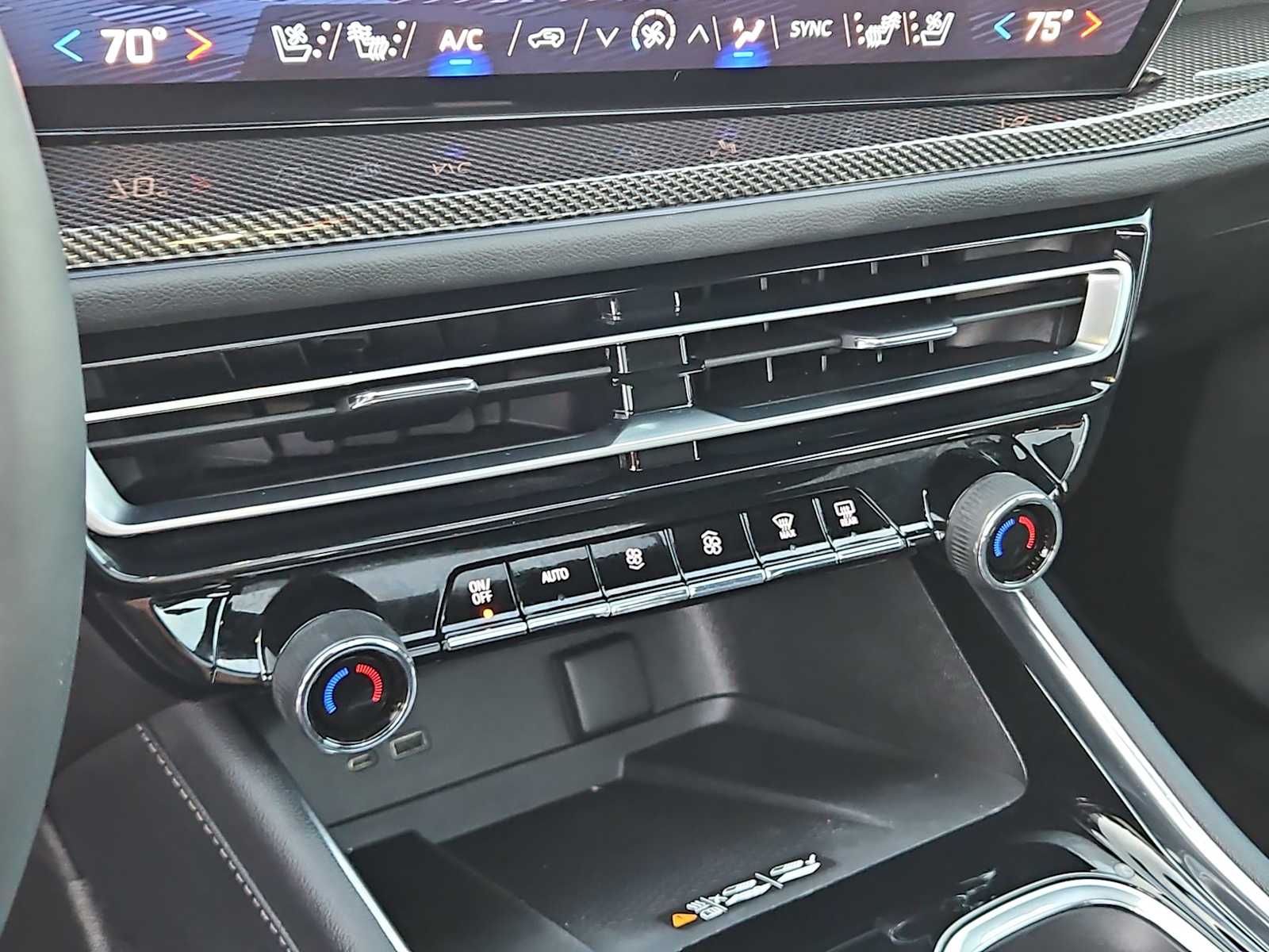 Thumbnail: 2025 Chevrolet Traverse - 24