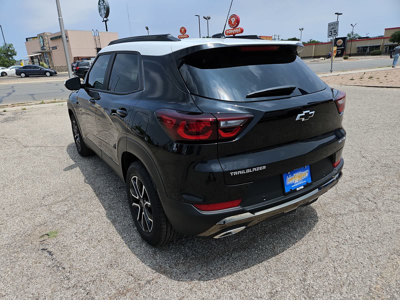 Thumbnail: 2024 Chevrolet TrailBlazer - 12