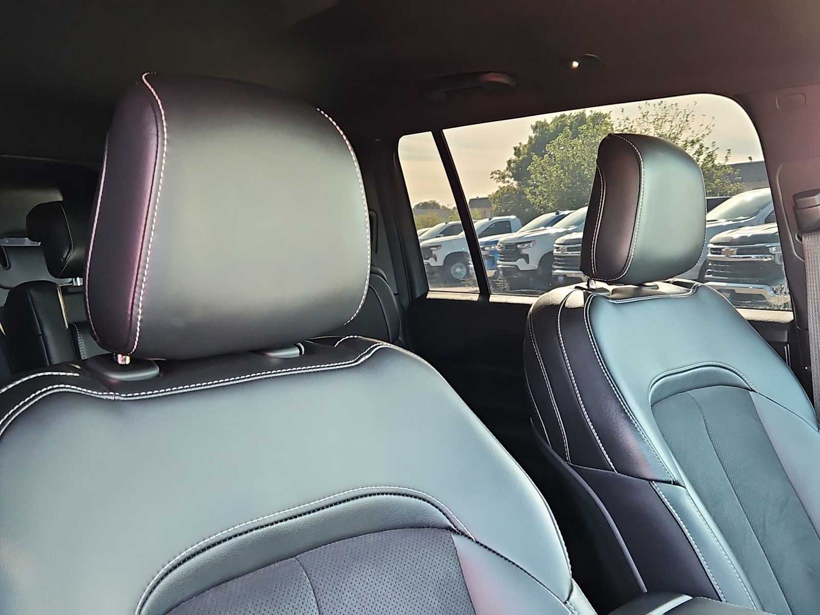 Thumbnail: 2025 Jeep Grand Cherokee L - 18