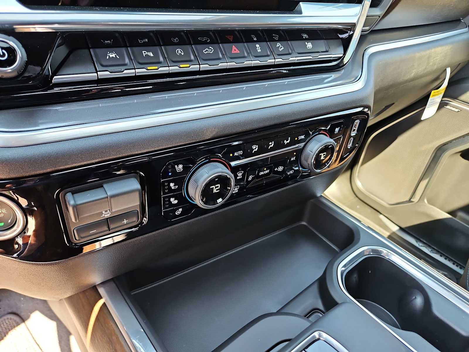 Thumbnail: 2026 Chevrolet Silverado 1500 - 25