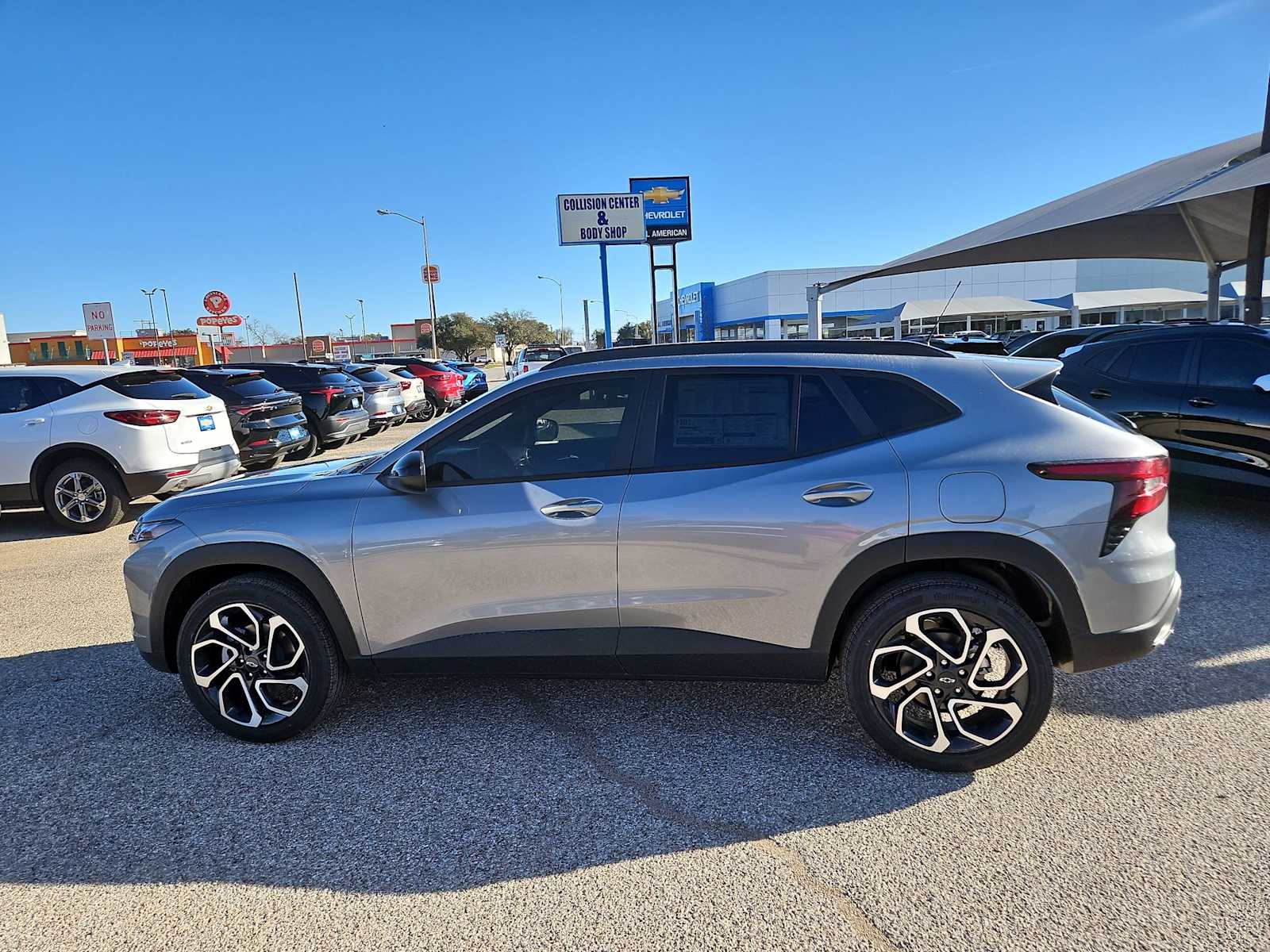 Thumbnail: 2026 Chevrolet Trax - 5