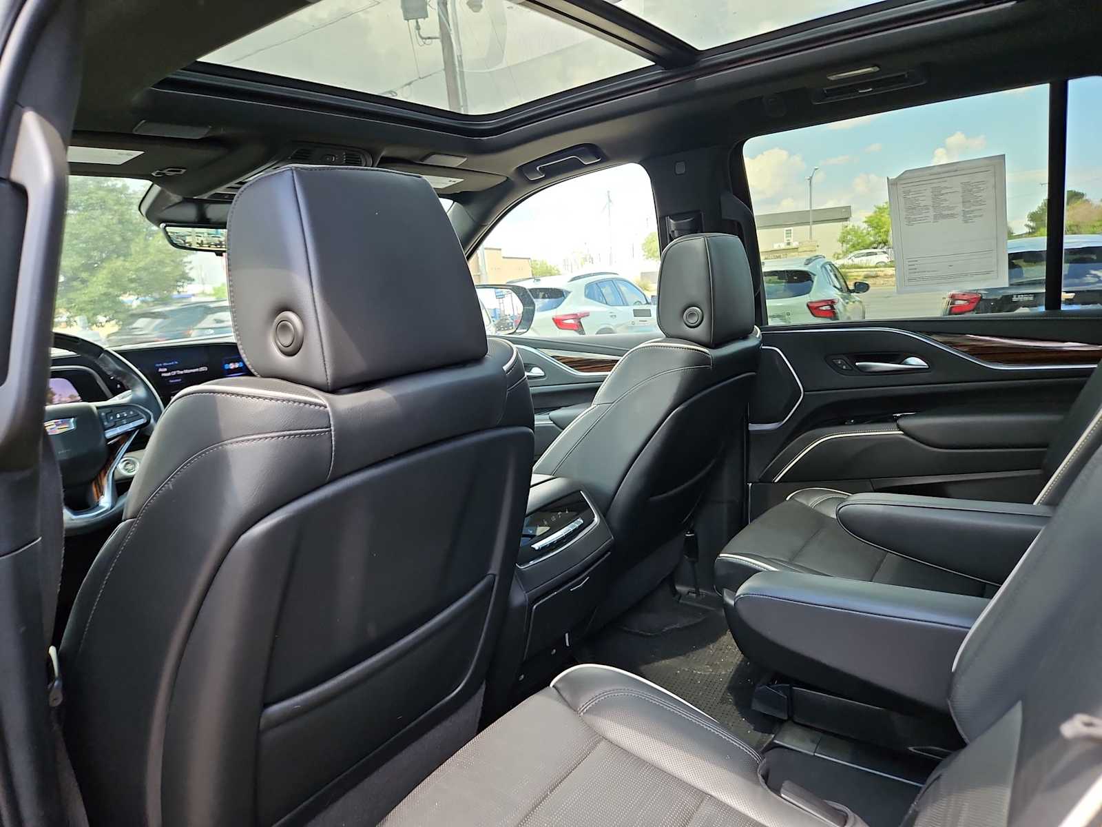 Thumbnail: 2023 Cadillac Escalade - 10