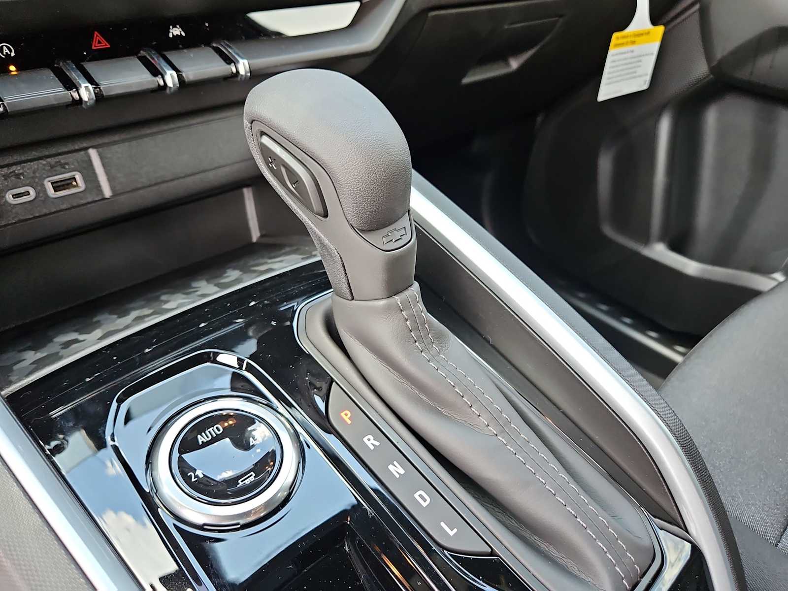 Thumbnail: 2025 Chevrolet Colorado - 25