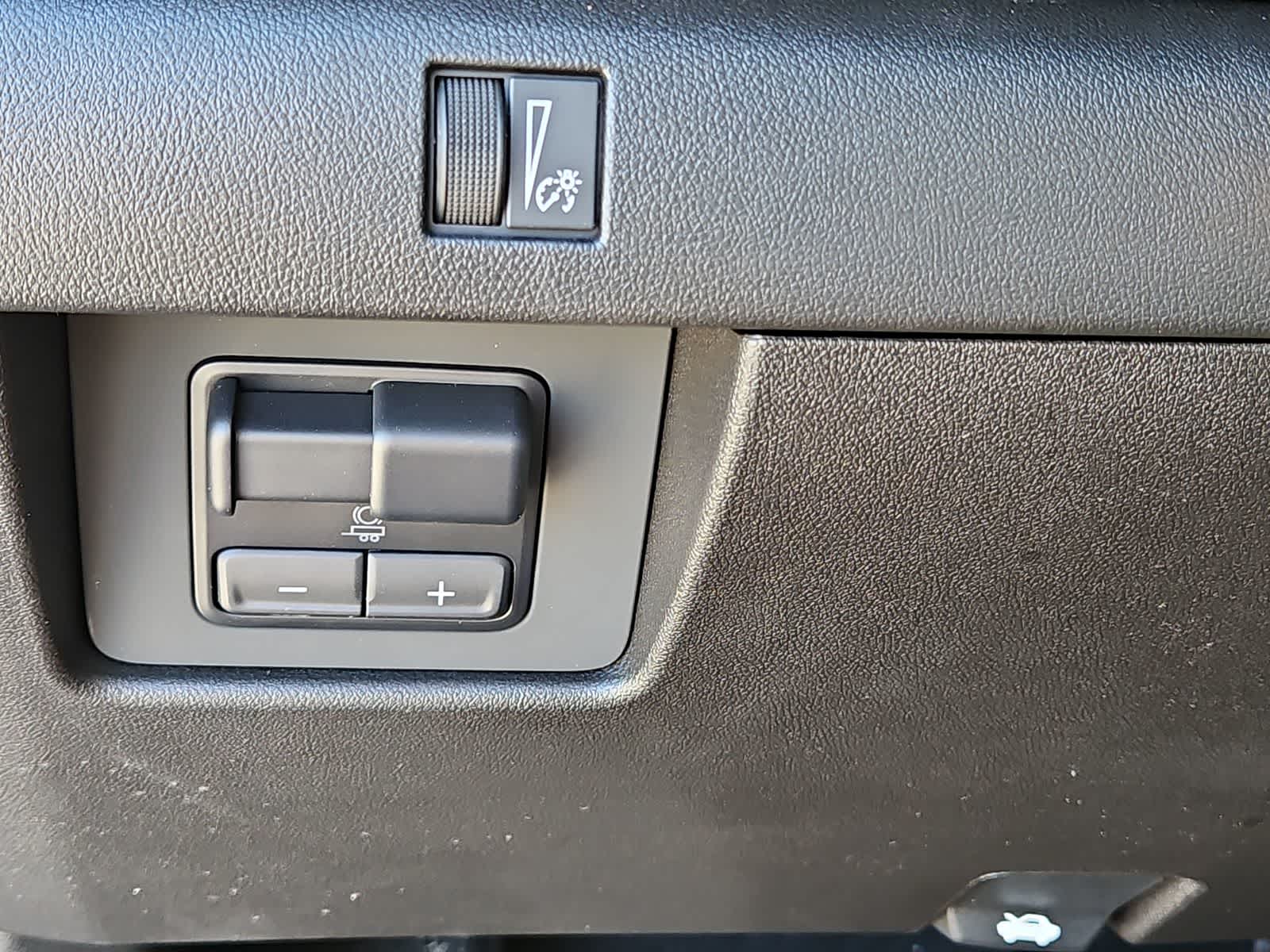 Thumbnail: 2024 Chevrolet Colorado - 27