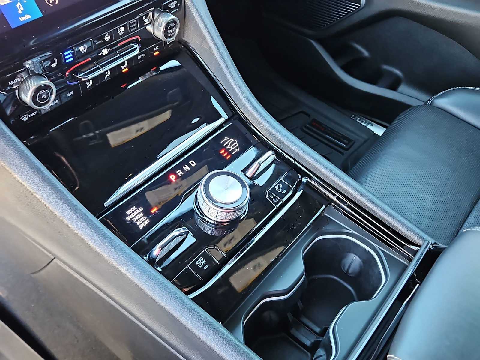 Thumbnail: 2022 Jeep Grand Cherokee - 20