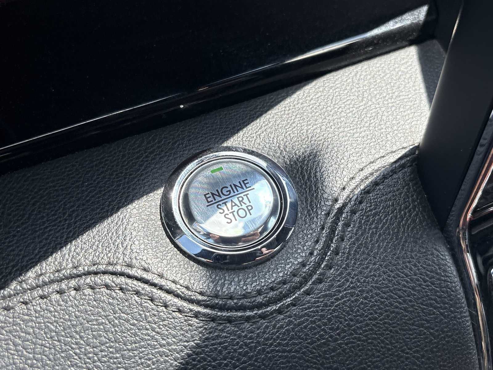 Thumbnail: 2023 Lincoln Navigator - 24