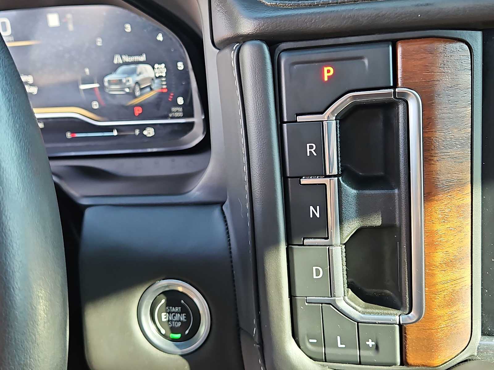 Thumbnail: 2023 GMC Yukon XL - 13