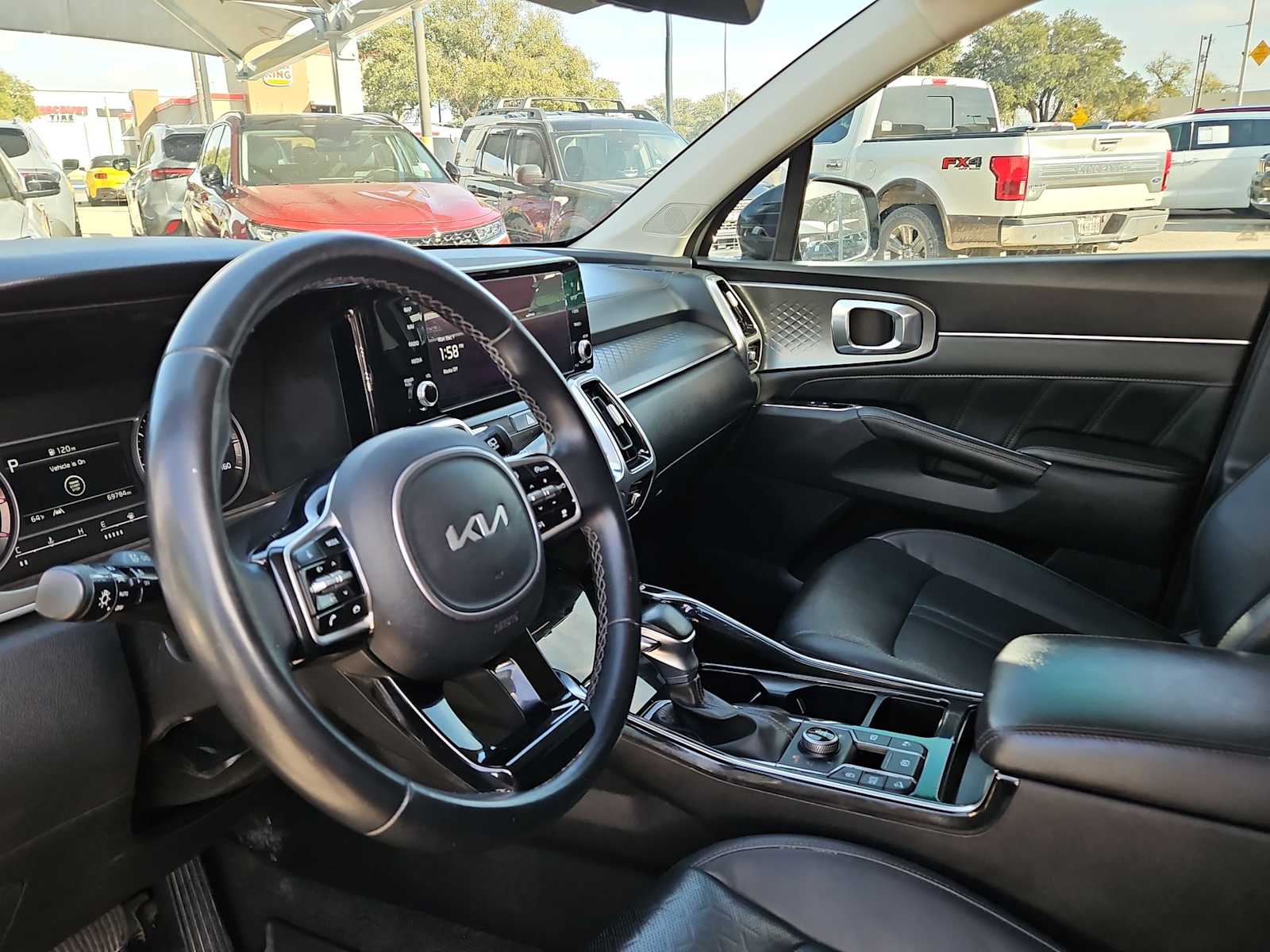 Thumbnail: 2022 Kia Sorento - 10