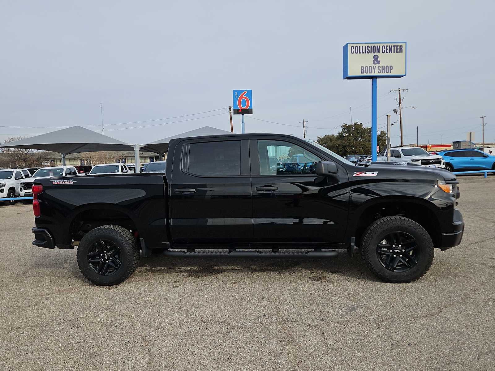 Thumbnail: 2026 Chevrolet Silverado 1500 - 9