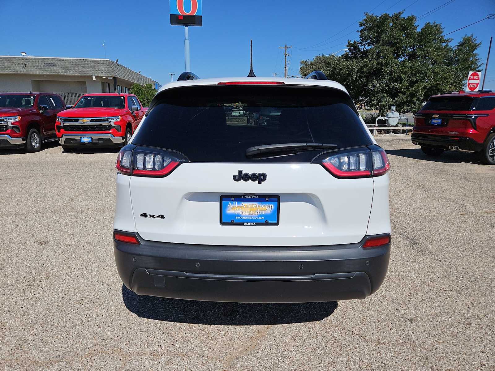 Thumbnail: 2023 Jeep Cherokee - 7