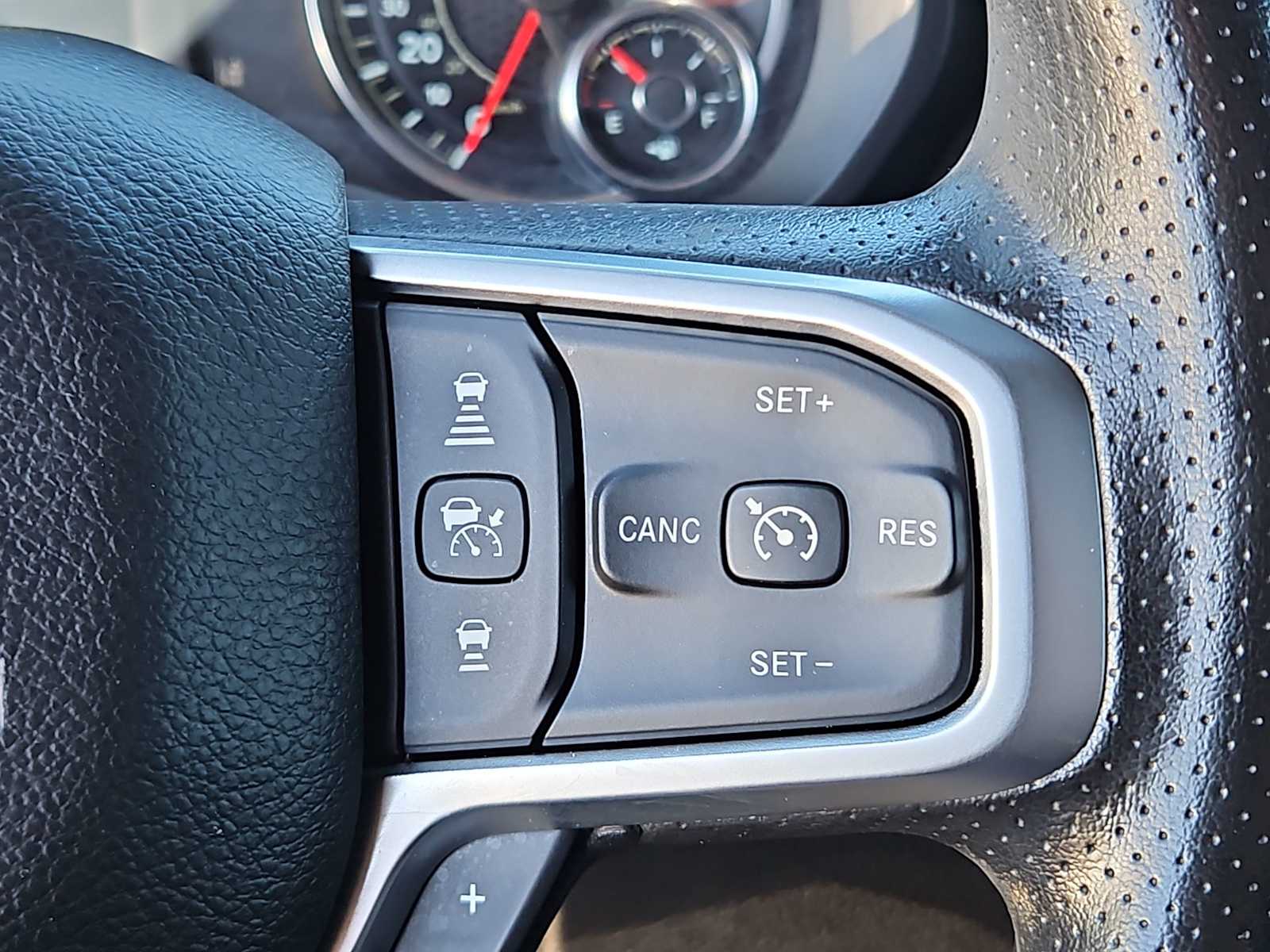 Thumbnail: 2025 RAM 1500 - 21