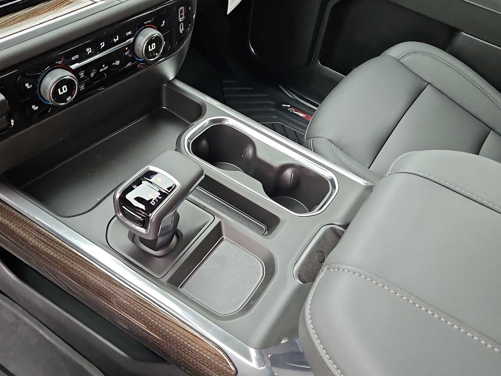 Thumbnail: 2026 Chevrolet Silverado 1500 - 20