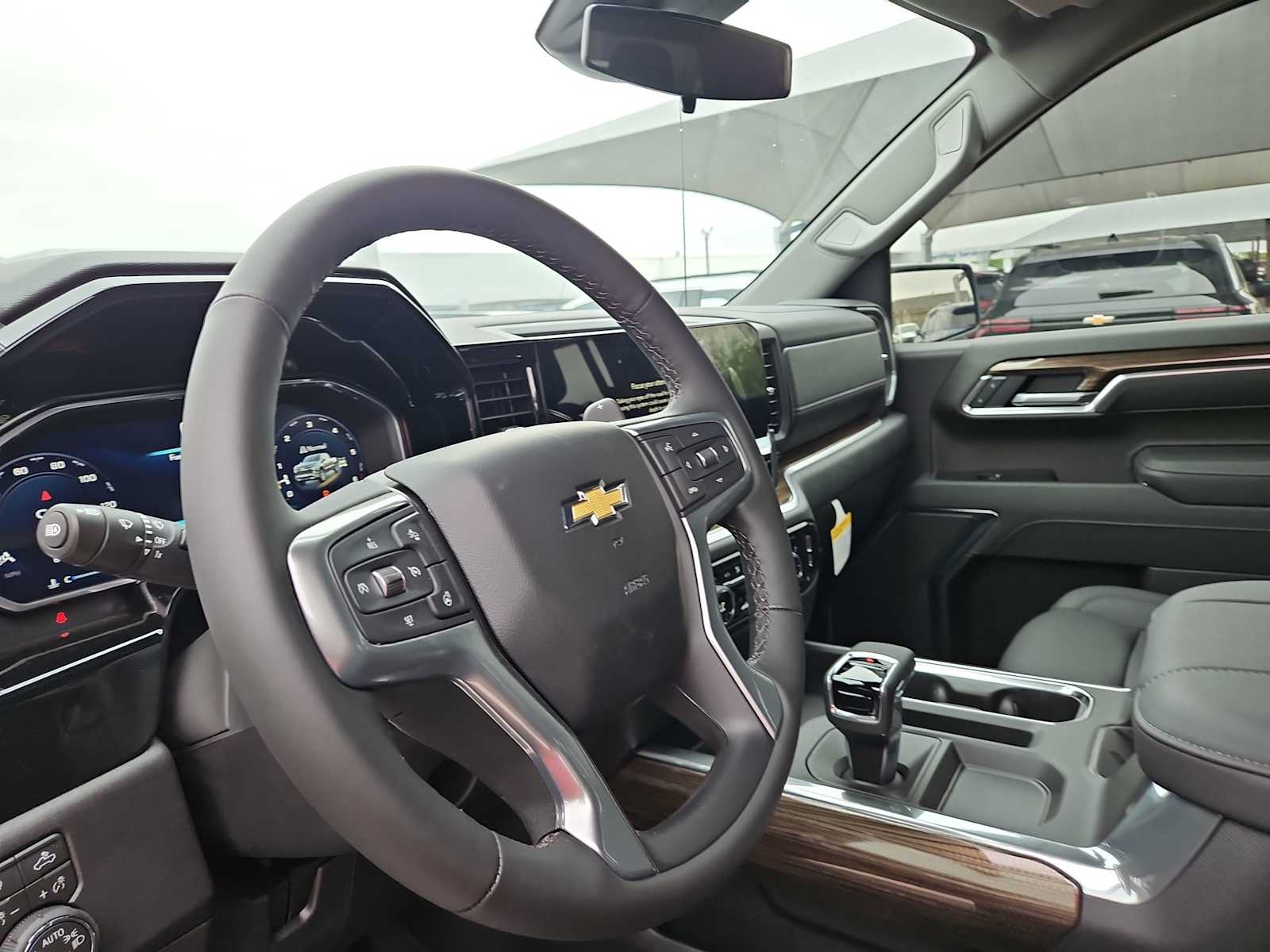 Thumbnail: 2026 Chevrolet Silverado 1500 - 10