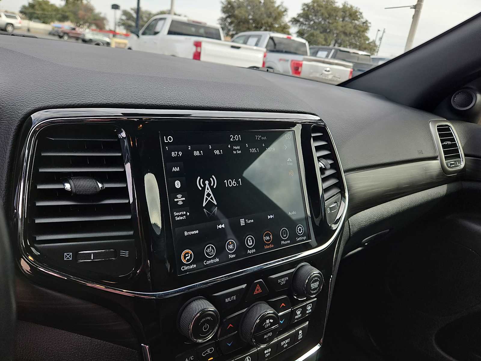 Thumbnail: 2021 Jeep Grand Cherokee - 24