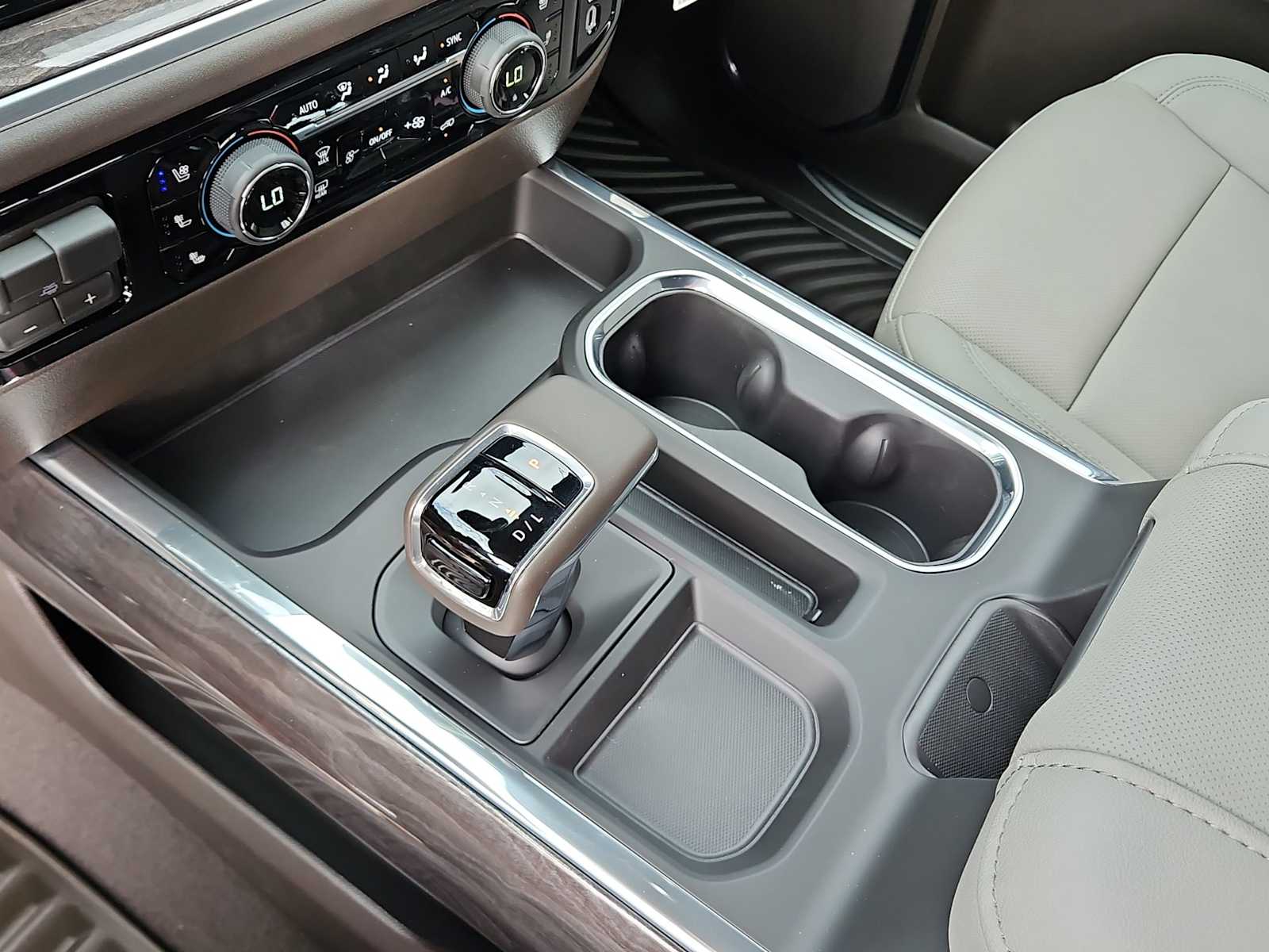 Thumbnail: 2026 Chevrolet Silverado 1500 - 20