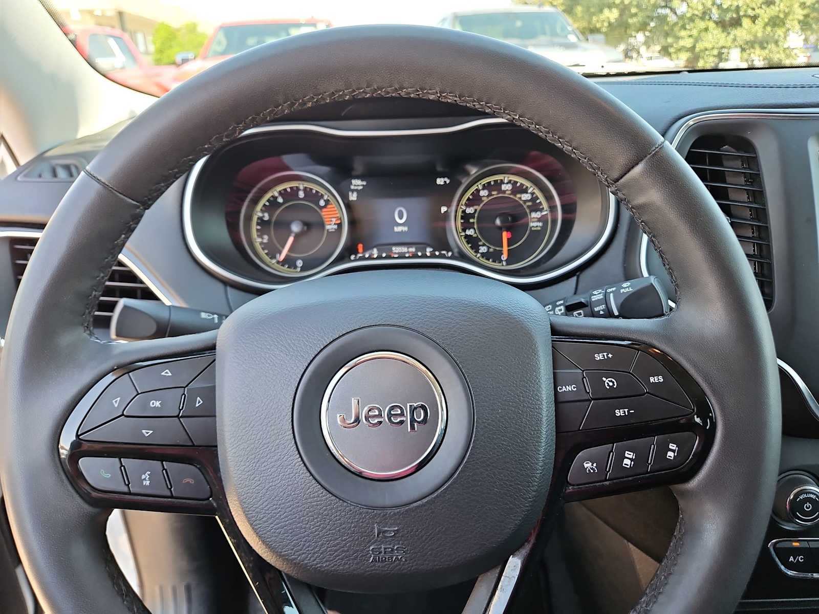 Thumbnail: 2023 Jeep Cherokee - 19