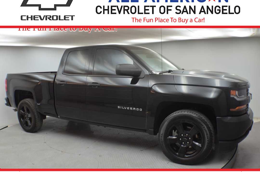 Thumbnail: 2018 Chevrolet Silverado 1500 - 1