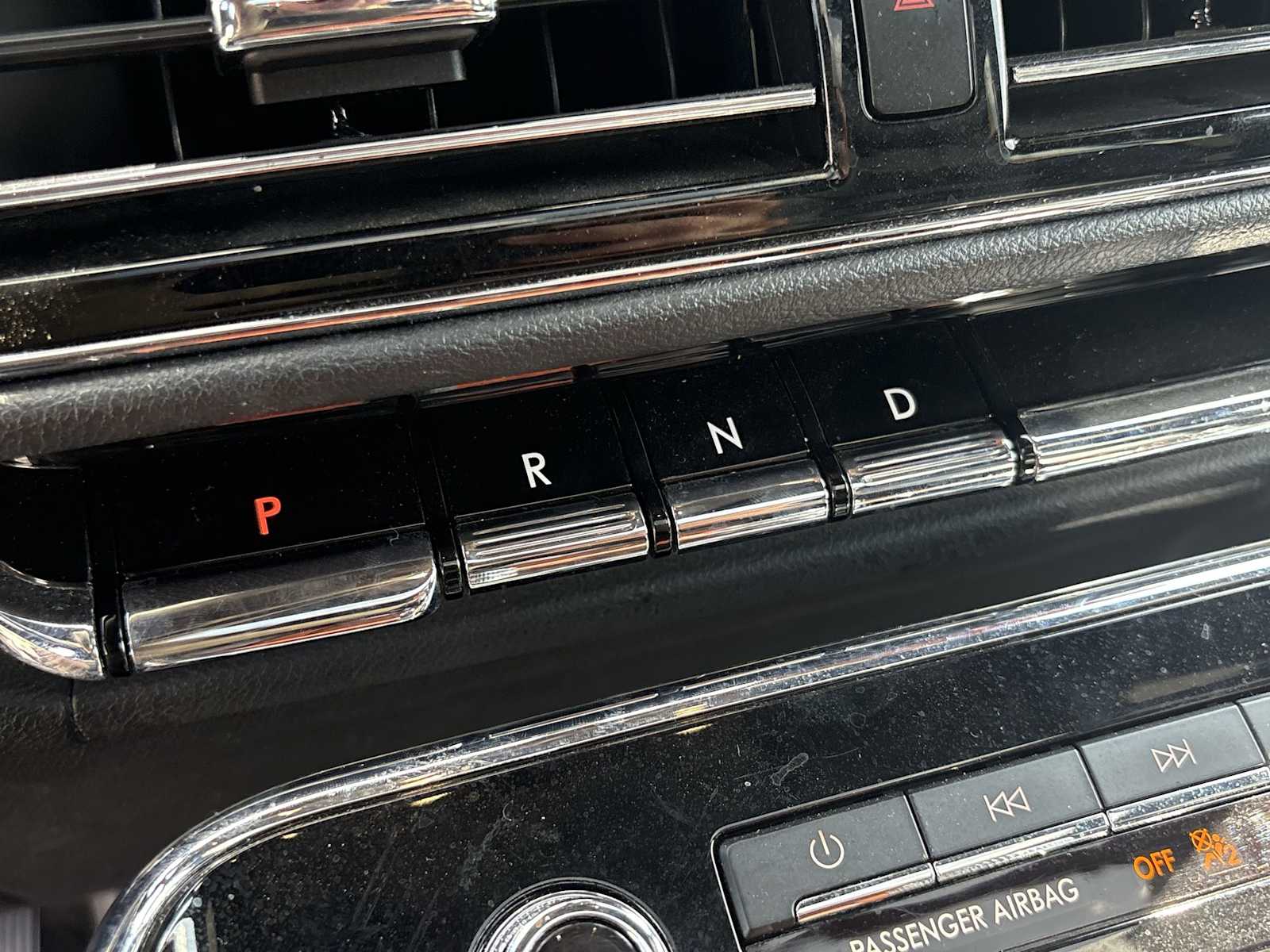 Thumbnail: 2023 Lincoln Navigator - 21