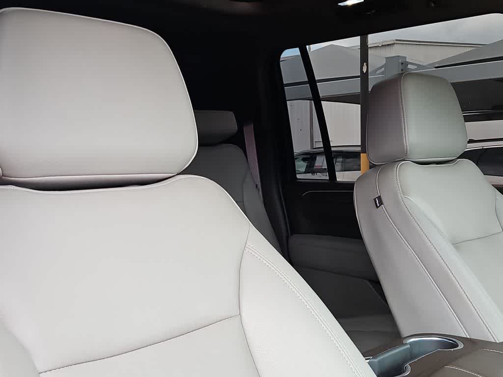 Thumbnail: 2023 Chevrolet Suburban - 17