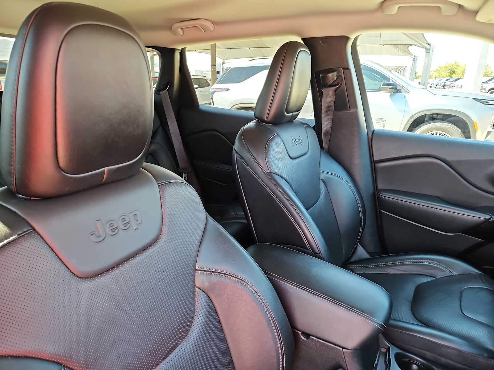 Thumbnail: 2023 Jeep Cherokee - 17