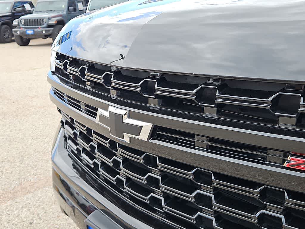 Thumbnail: 2023 Chevrolet Suburban - 12