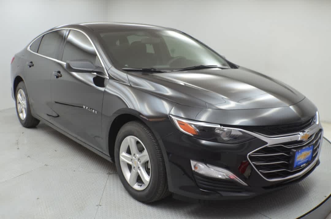 Thumbnail: 2020 Chevrolet Malibu - 2