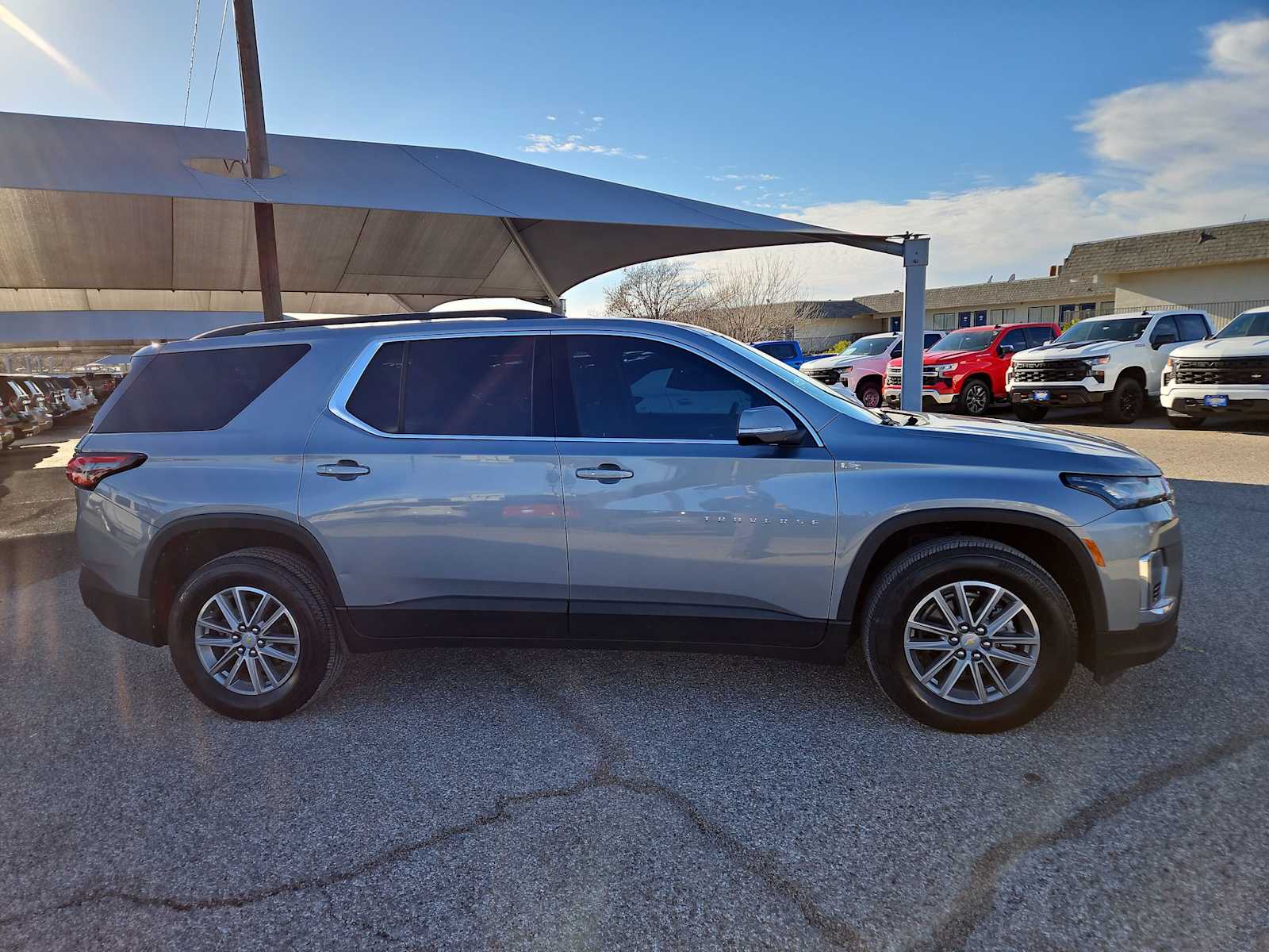 Thumbnail: 2023 Chevrolet Traverse - 9