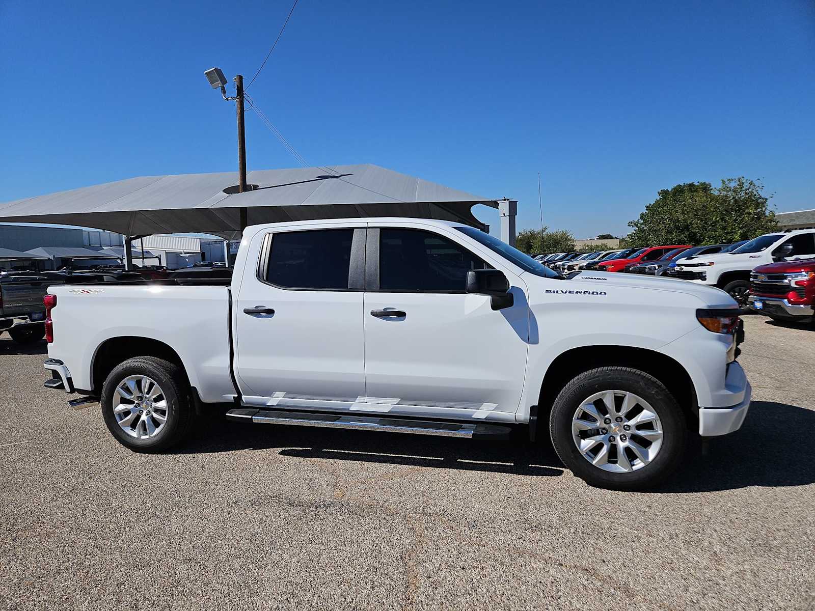 Thumbnail: 2026 Chevrolet Silverado 1500 - 9